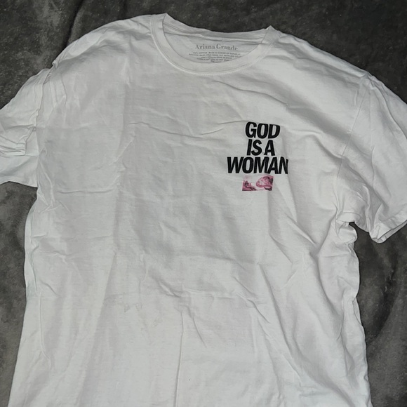 Ariana Grande Sweetener Tour - Picture 1 of 3